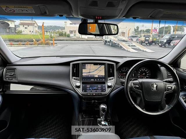 Toyota CROWN SEDAN 2015-12 8828374-1