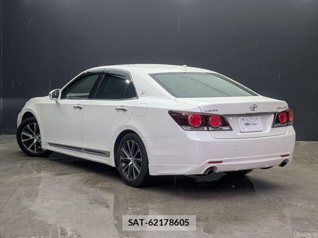 Toyota CROWN SEDAN 2016-03 8828372-28