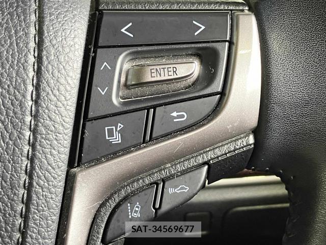 Toyota CROWN SEDAN 2018-01 8828375-11