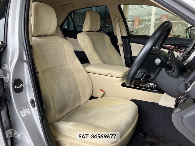 Toyota CROWN SEDAN 2018-01 8828375-13