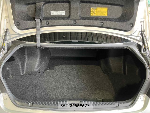 Toyota CROWN SEDAN 2018-01 8828375-16