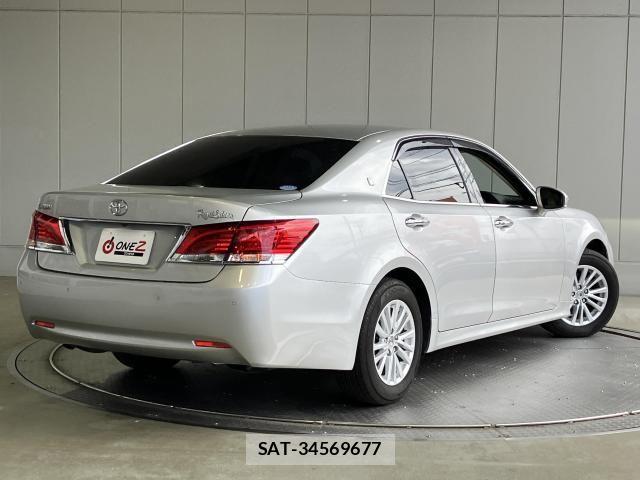 Toyota CROWN SEDAN 2018-01 8828375-23