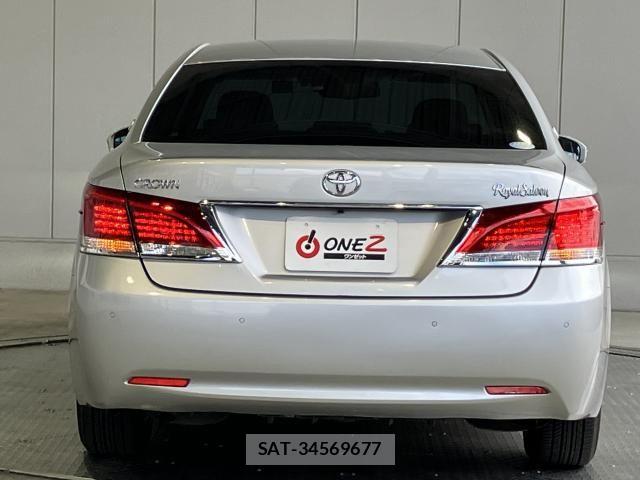 Toyota CROWN SEDAN 2018-01 8828375-24