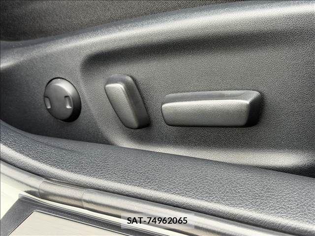Toyota CROWN SEDAN 2015-11 8828371-15
