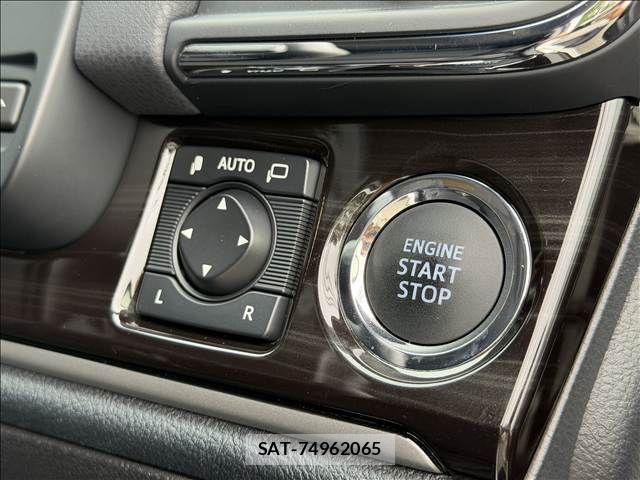 Toyota CROWN SEDAN 2015-11 8828371-16