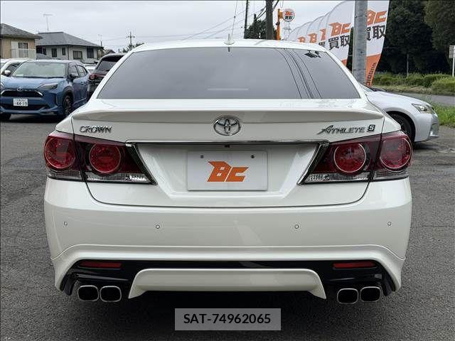 Toyota CROWN SEDAN 2015-11 8828371-22
