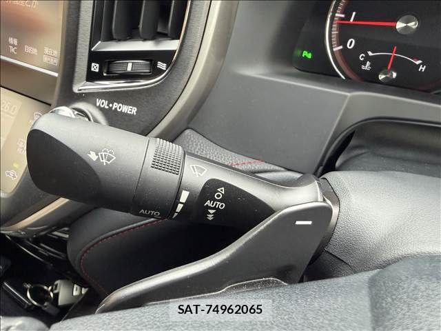 Toyota CROWN SEDAN 2015-11 8828371-28