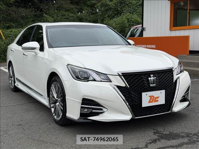 Toyota CROWN SEDAN 2015-11 8828371-4