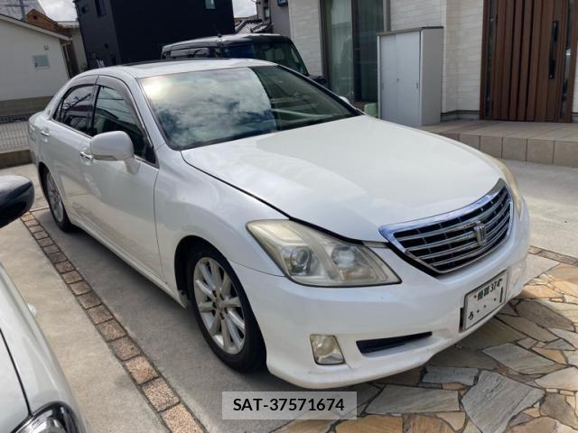 Toyota CROWN SEDAN 2008-04 8828384-2