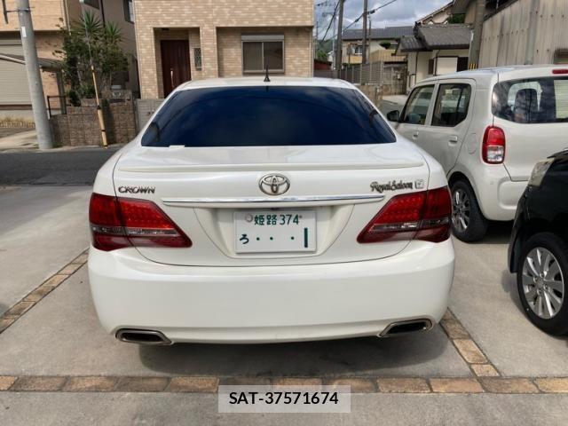 Toyota CROWN SEDAN 2008-04 8828384-3