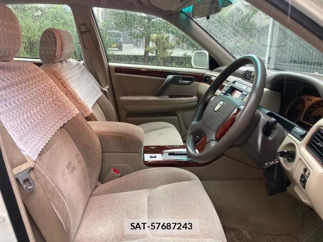 Toyota CROWN SEDAN 2001-11 8848562-4