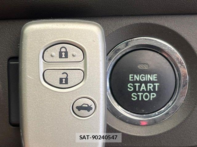Toyota CROWN SEDAN 2012-02 8848558-7