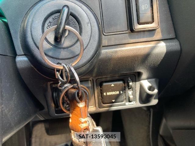 Toyota CROWN SEDAN 2002-06 8848566-21