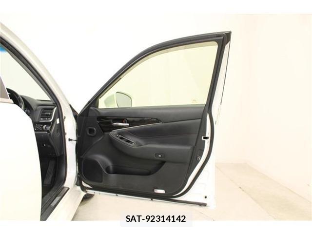 Toyota CROWN SEDAN 2015-10 8870697-28