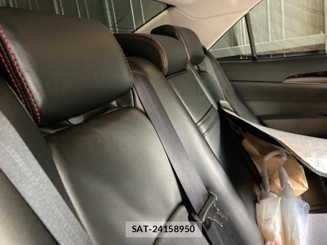 Toyota CROWN SEDAN 2017-03 8870696-14