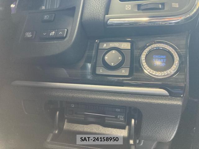 Toyota CROWN SEDAN 2017-03 8870696-20