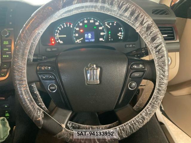 Toyota CROWN SEDAN 2008-11 8879244-16