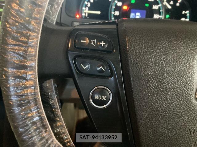 Toyota CROWN SEDAN 2008-11 8879244-17