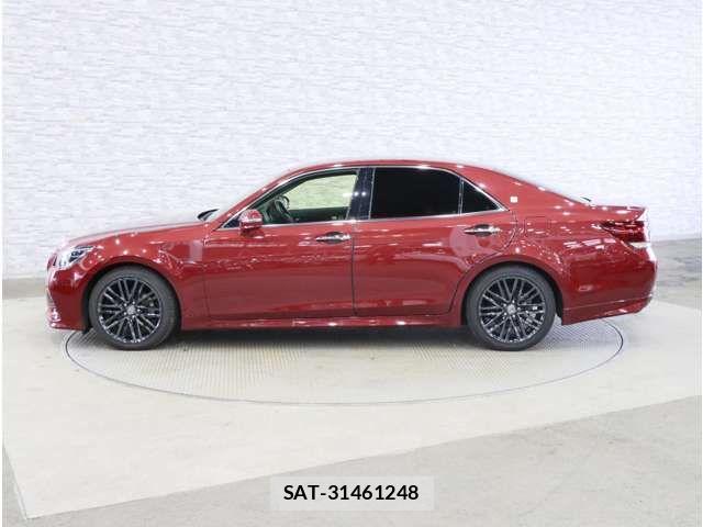 Toyota CROWN SEDAN 2017-11 8879220-12