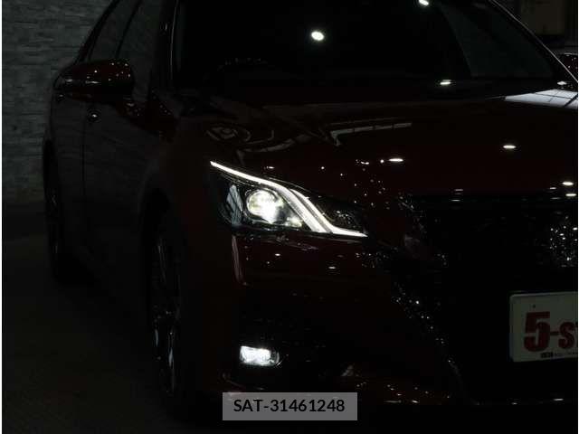 Toyota CROWN SEDAN 2017-11 8879220-15