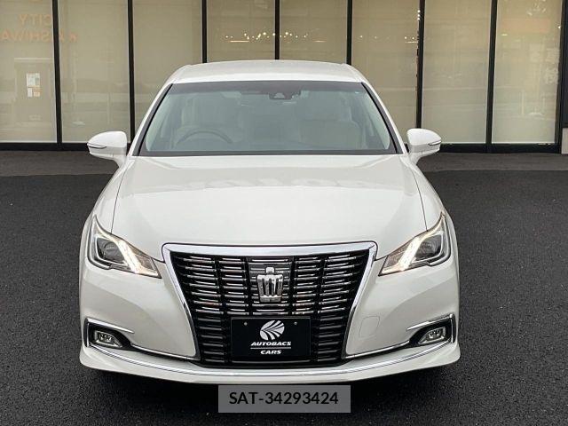 Toyota CROWN SEDAN 2017-05 8879222-1