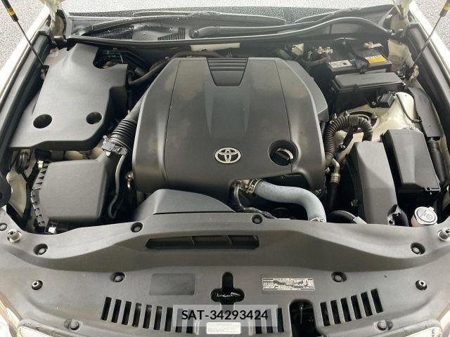 Toyota CROWN SEDAN 2017-05 8879222-19