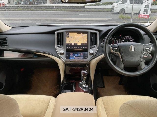 Toyota CROWN SEDAN 2017-05 8879222-6