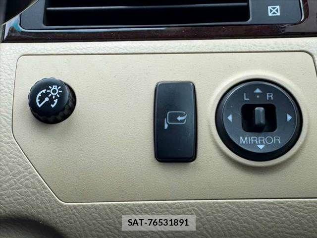 Toyota CROWN SEDAN 2007-09 8879241-24
