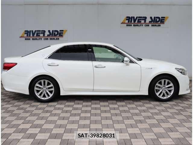 Toyota CROWN SEDAN 2013-05 8879225-3