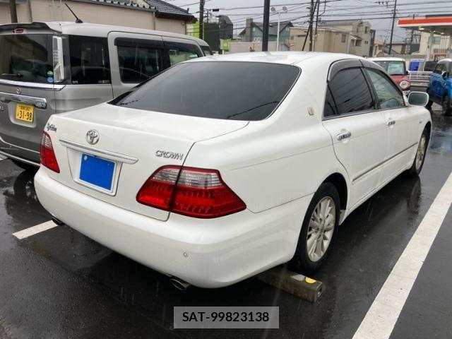 Toyota CROWN SEDAN 2006-04 8879246-1