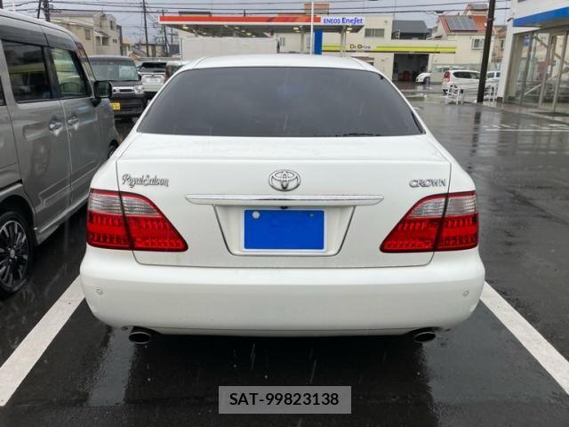 Toyota CROWN SEDAN 2006-04 8879246-2
