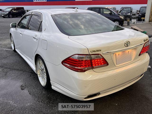 Toyota CROWN SEDAN 2010-09 8879232-3