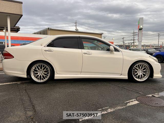 Toyota CROWN SEDAN 2010-09 8879232-7