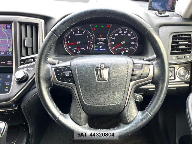 Toyota CROWN SEDAN 2013-07 8879221-10