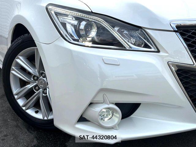 Toyota CROWN SEDAN 2013-07 8879221-11