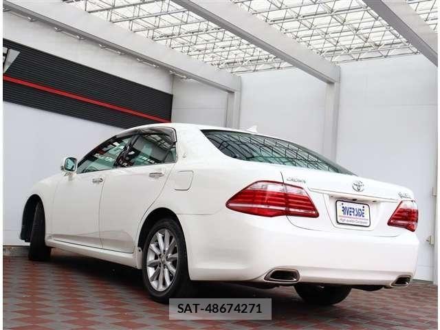 Toyota CROWN SEDAN 2010-04 8879234-20