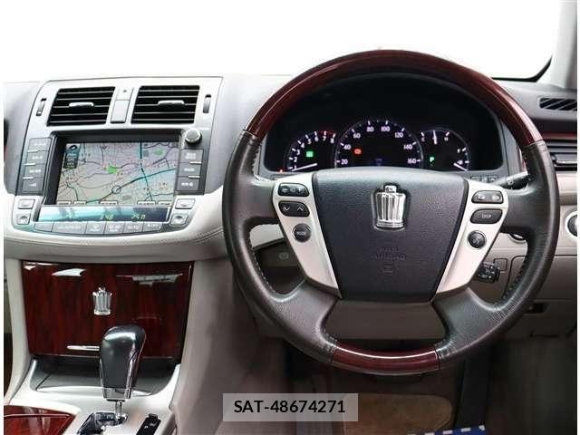 Toyota CROWN SEDAN 2010-04 8879234-24