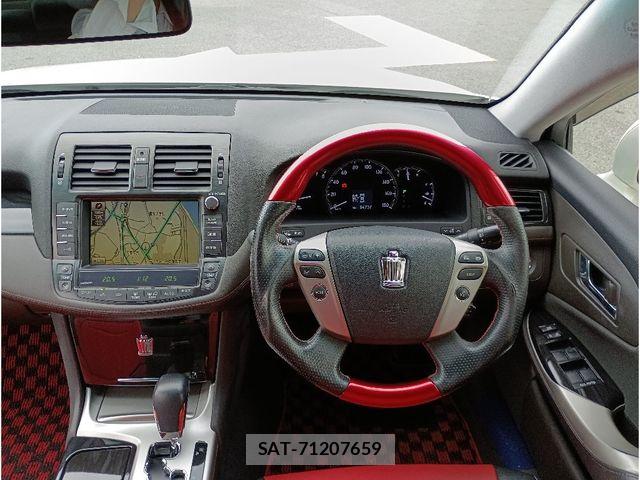 Toyota CROWN SEDAN 2010-08 8879229-2