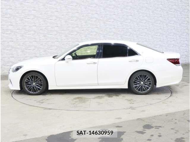 Toyota CROWN SEDAN 2015-12 8883457-11