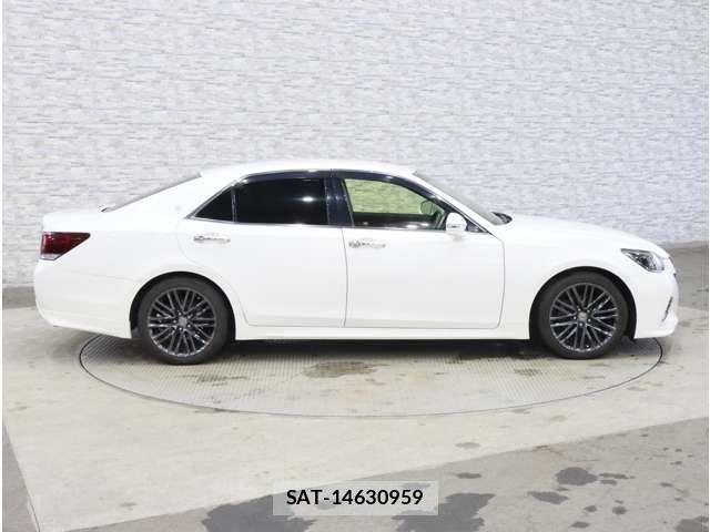 Toyota CROWN SEDAN 2015-12 8883457-12