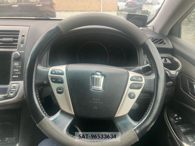 Toyota CROWN SEDAN 2011-09 8883461-9