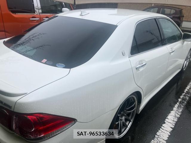 Toyota CROWN SEDAN 2011-09 8883461-4