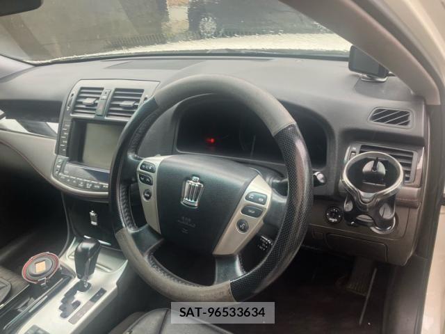Toyota CROWN SEDAN 2011-09 8883461-6