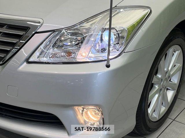Toyota CROWN SEDAN 2011-11 8883459-11