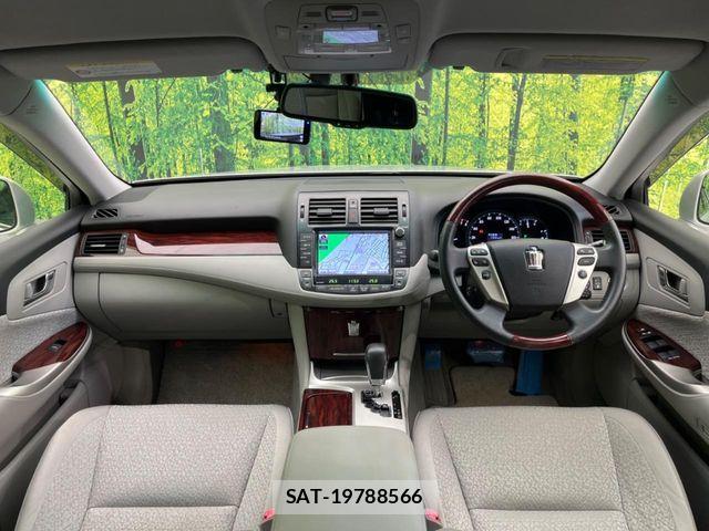 Toyota CROWN SEDAN 2011-11 8883459-1