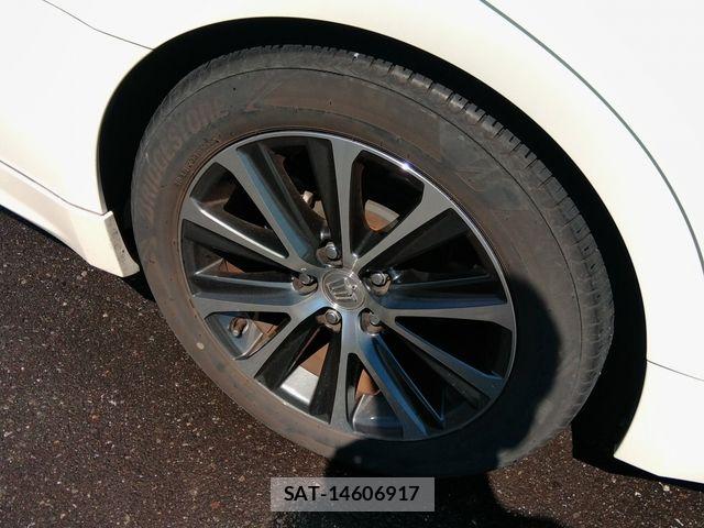 Toyota CROWN SEDAN 2018-04 8883460-10