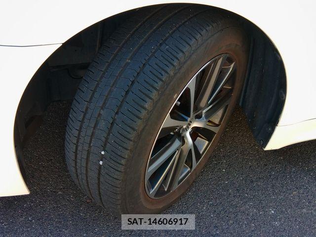 Toyota CROWN SEDAN 2018-04 8883460-12