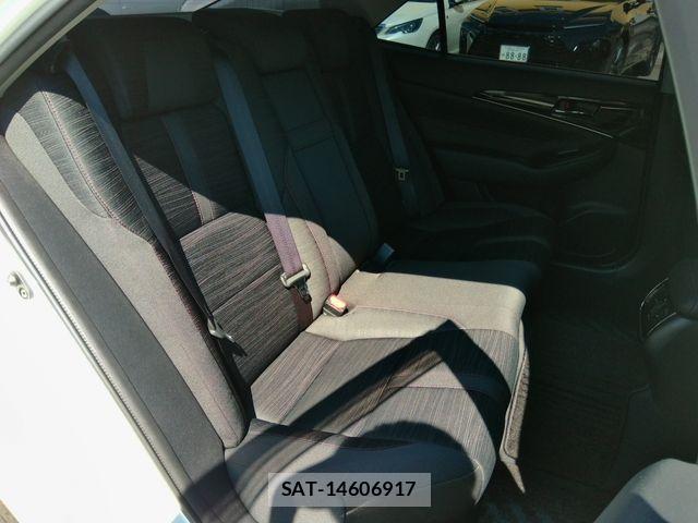 Toyota CROWN SEDAN 2018-04 8883460-15