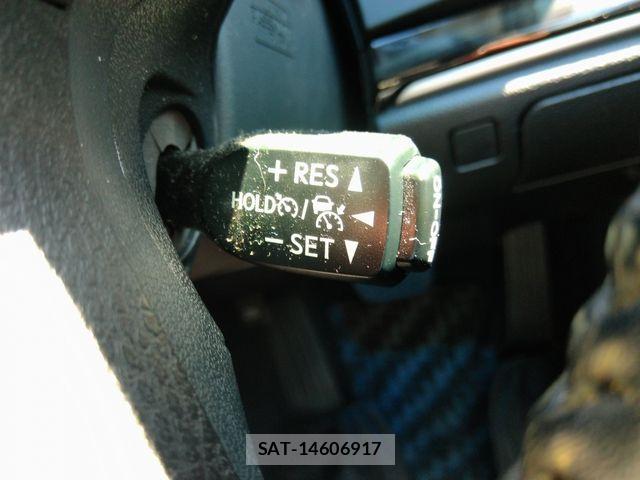 Toyota CROWN SEDAN 2018-04 8883460-20