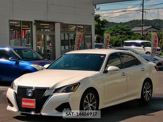 Toyota CROWN SEDAN 2018-04 8883460-5